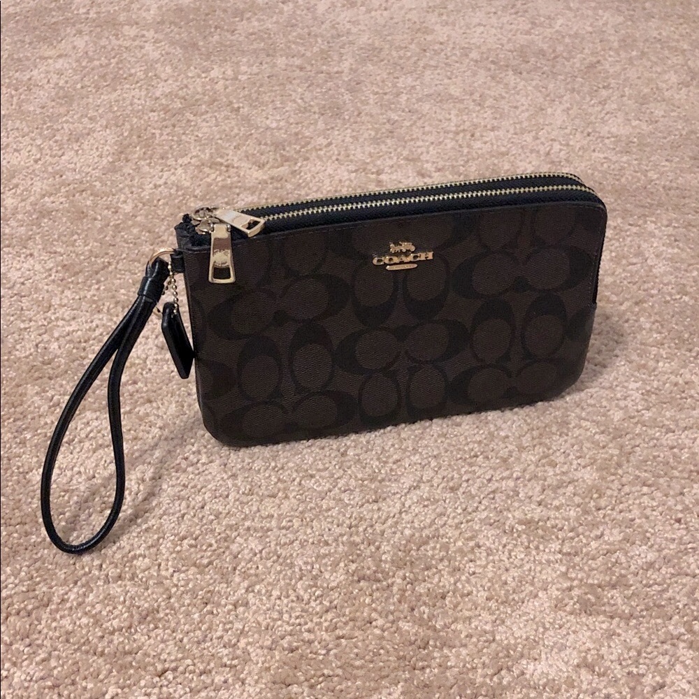 NWOT Coach Dark Brown Signature Wristlet